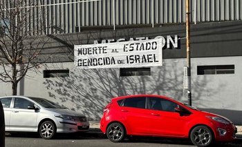 "Muerte a Israel": la bandera que acompañó los cánticos antisemitas de All Boys | Fútbol argentino
