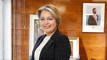 Jeannette Jara, una ex ministra comunista, será la candidata presidencial del oficialismo en Chile