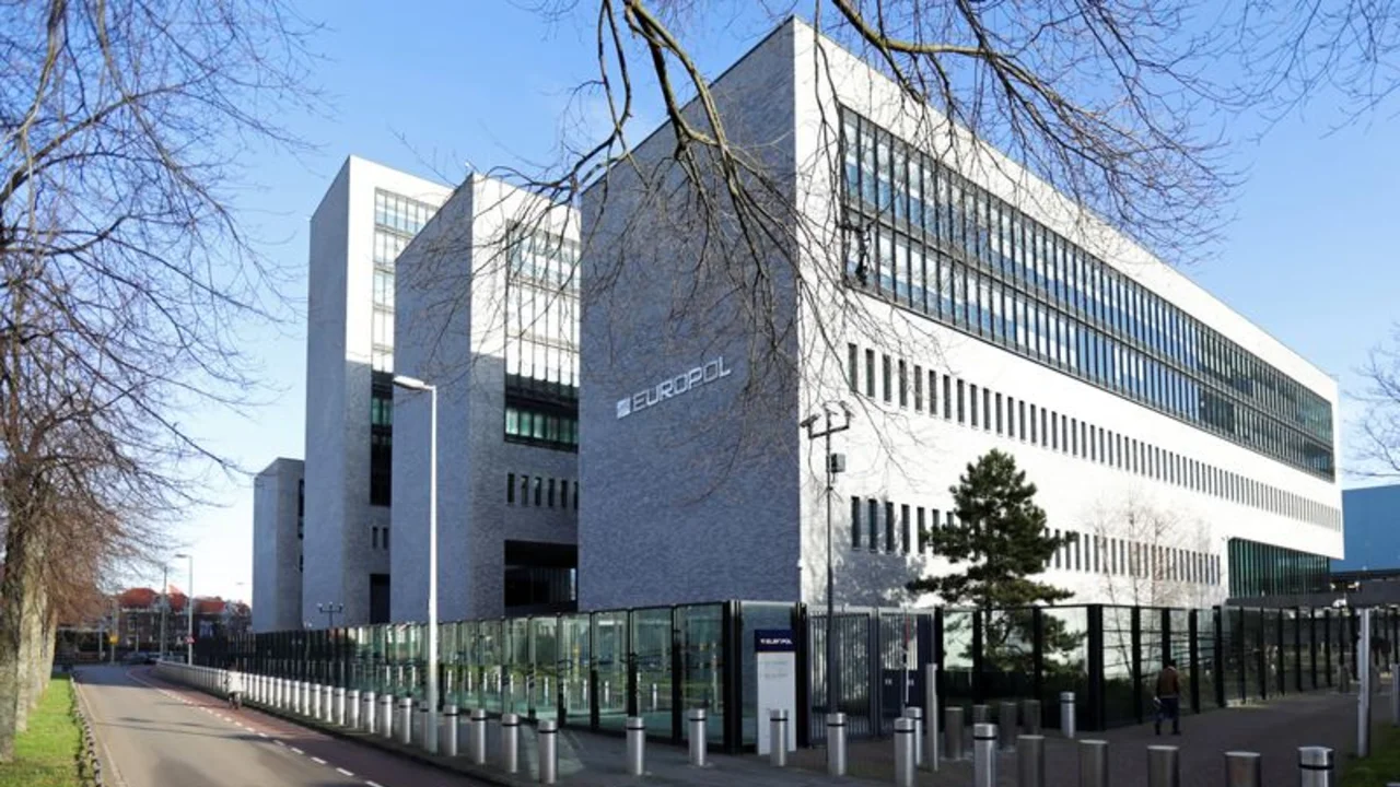 Desarticulan en España una red de fraude con criptodivisas que blanqueó 540 millones de dólares