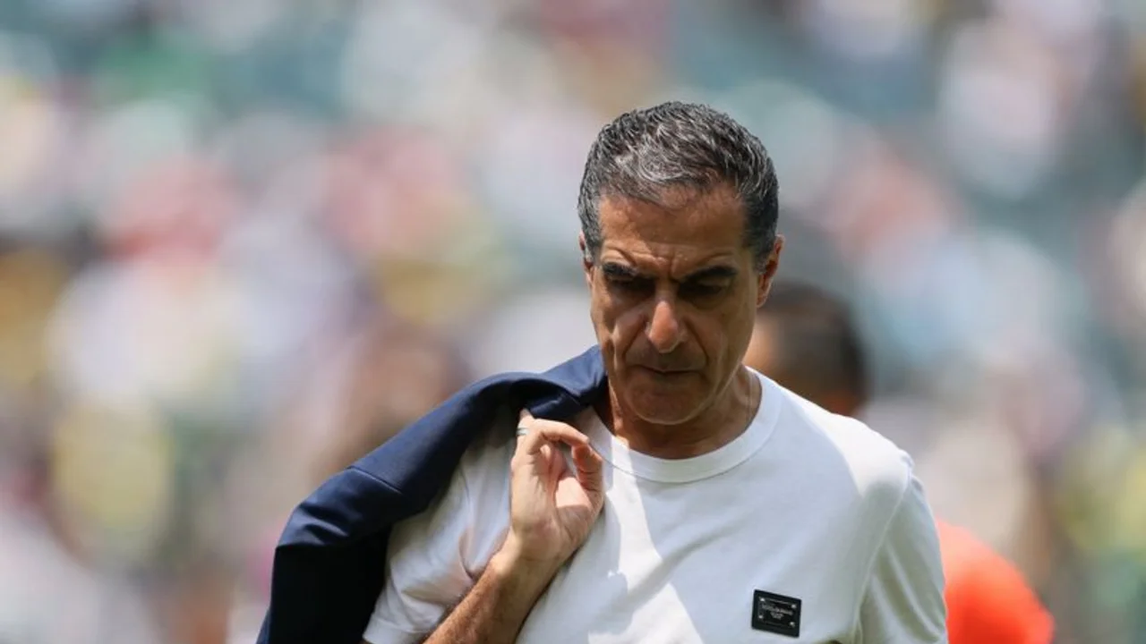 Botafogo destituye a DT Paiva tras eliminación en octavos final del Mundial de Clubes