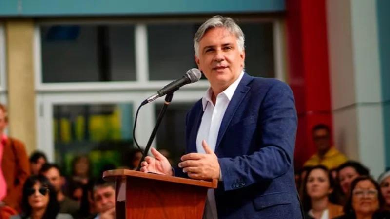 Llaryora apuntó contra el Gobierno por la suba de retenciones: "Asfixia al agro en un momento crítico"