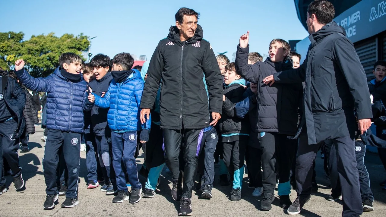 Racing, San Martín de San Juan, Copa Argentina, Gastón Martirena, Matías Zaracho, Luciano Vietto