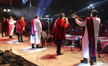 Un histórico cantante de folklore se aleja de los escenario y lo reemplaza su hijo  | Música