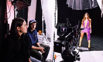 El universo visual de Julia Conde, la directora que transforma canciones en cine | Música