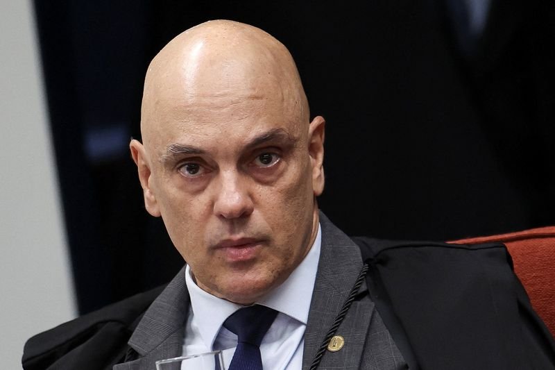 El juez Moraes ordenó que Eduardo Bolsonaro sea arrestado y cumpla su condena