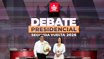 Fujimori mantiene leve ventaja a Sánchez mientras se cruzan criticas por presidencia de Perú Fujimori mantiene leve ventaja a Sánchez mientras se cruzan criticas por presidencia de Perú