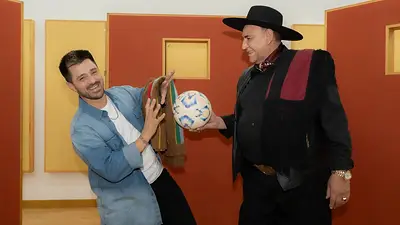Furor en el folklore por la canción del Chaqueño para Messi: “El pueblo le canta” Furor en el folklore por la canción del Chaqueño para Messi: “El pueblo le canta”
