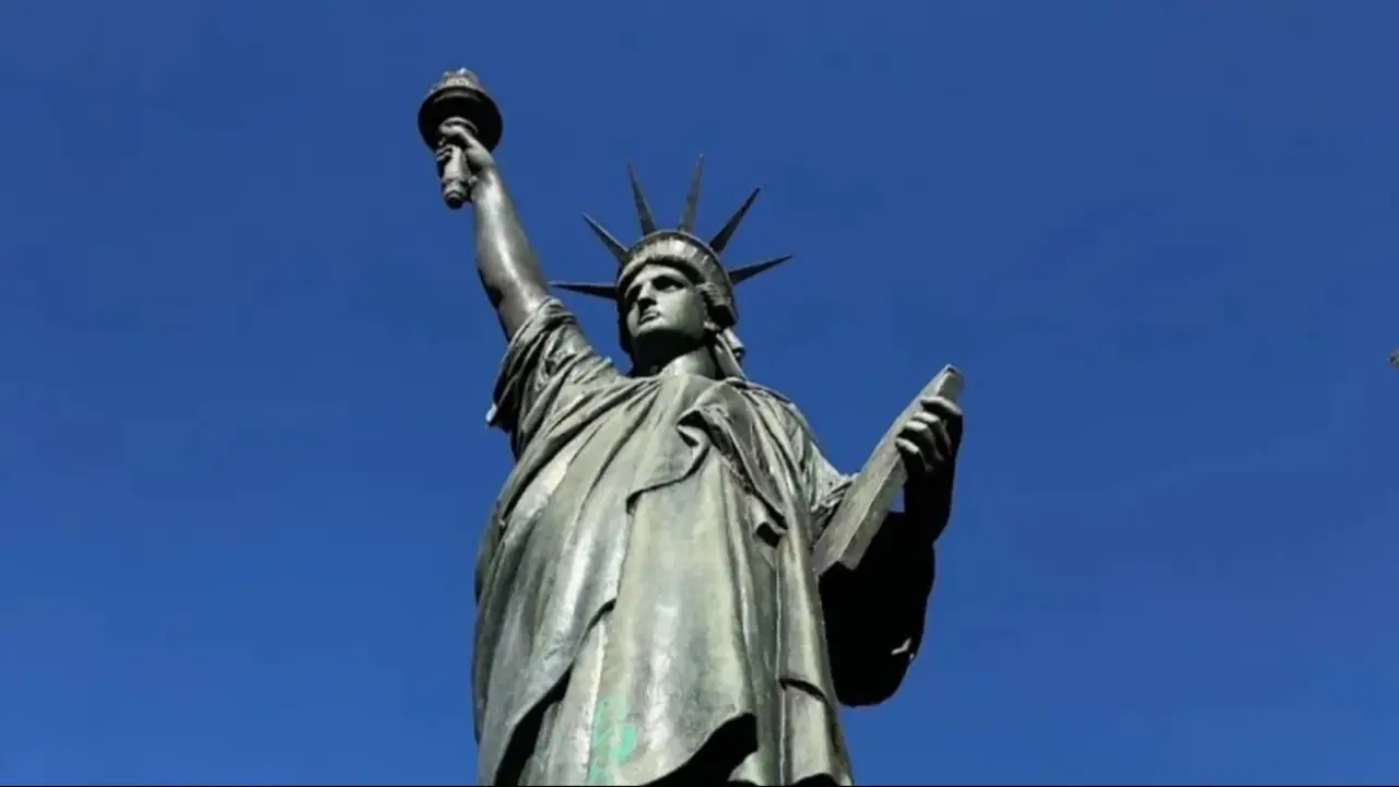 Dónde queda la Estatua de la Libertad de Buenos Aires.