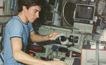 Pasó 311 días en el espacio y, al regresar, descubrió que su país había dejado de existir | Historias de vida