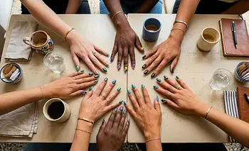 Ugly Nails: así son las "Uñas Feas" que están de moda este 2026 | Moda