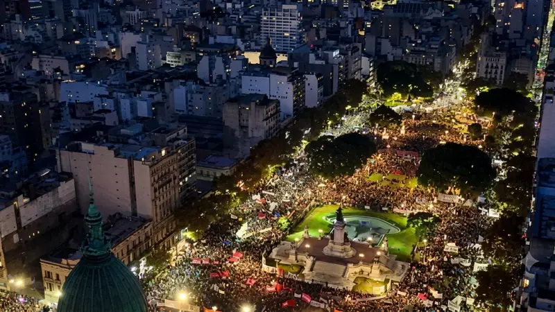 Ni Una Menos: con angustia pero con una renovada esperanza, miles llenaron Congreso Ni Una Menos: con angustia pero con una renovada esperanza, miles llenaron Congreso