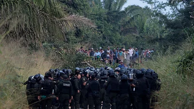 Nuevo ministro de Defensa de Bolivia se compromete a retirar las barricadas mientras las protestas se prolongan Nuevo ministro de Defensa de Bolivia se compromete a retirar las barricadas mientras las protestas se prolongan