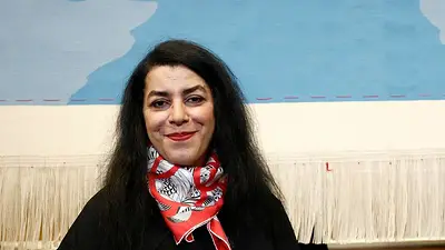 Marjane Satrapi, autora iraní-francesa de novela gráfica "Persépolis", fallece a los 56 años Marjane Satrapi, autora iraní-francesa de novela gráfica "Persépolis", fallece a los 56 años