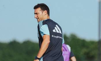 Un mix, sin Messi ni los "tocados": Scaloni prepara el primer amistoso | Selección argentina