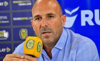 El presidente de Central confirmó a Almirón, lapidó a un jugador y a Milito | Fútbol argentino
