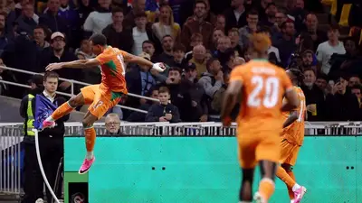 Marfileño Doué brilla en sorprendente triunfo 2-1 sobre Francia en amistoso previo al Mundial Marfileño Doué brilla en sorprendente triunfo 2-1 sobre Francia en amistoso previo al Mundial