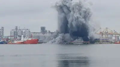 Dron marino se autodestruye en un puerto rumano mientras se intensifica amenaza en el mar Negro Dron marino se autodestruye en un puerto rumano mientras se intensifica amenaza en el mar Negro