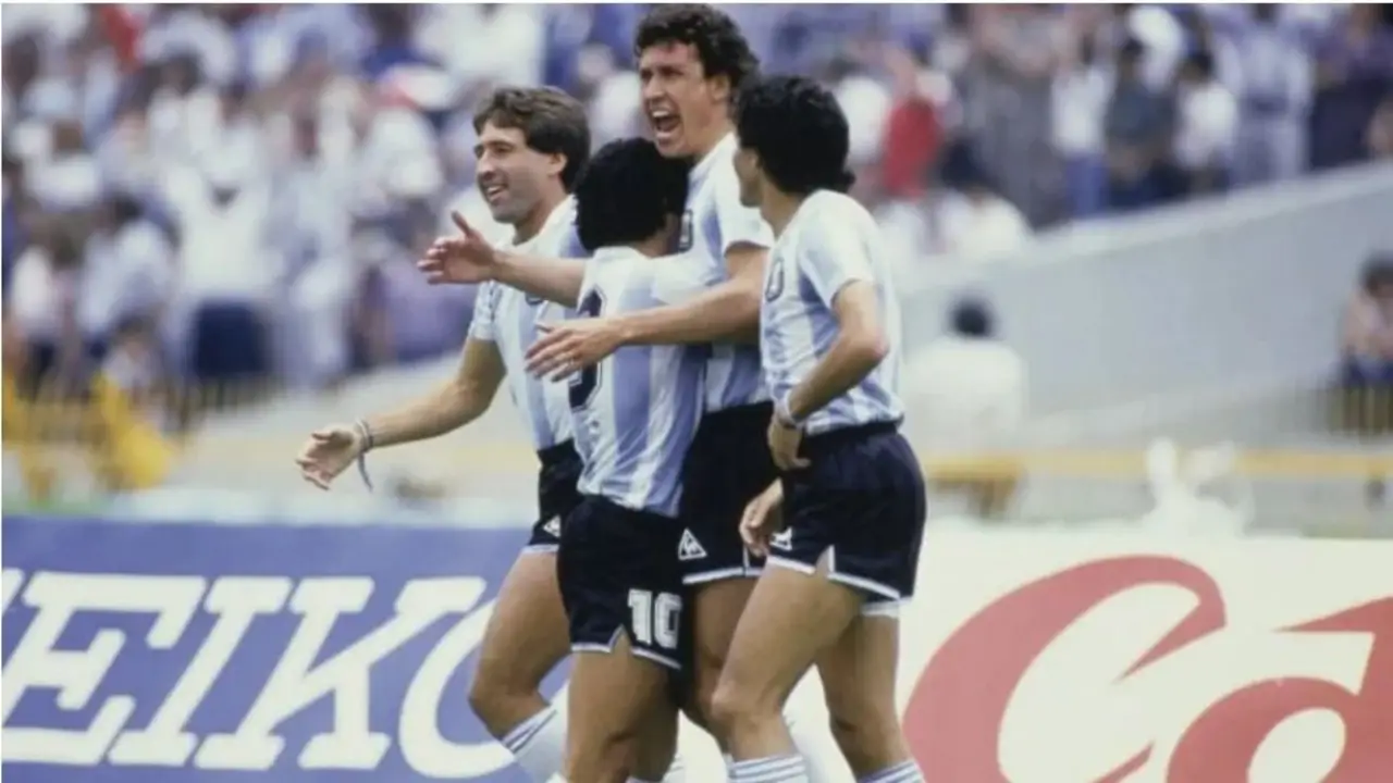 Un campeón del mundo con la Selección cruzó a Milei: "Huele a neoliberalismo”