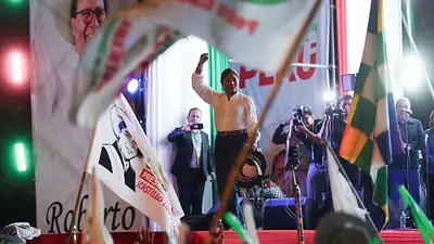 Perú elige presidente en balotaje tras el caos de la primera vuelta electoral Perú elige presidente en balotaje tras el caos de la primera vuelta electoral