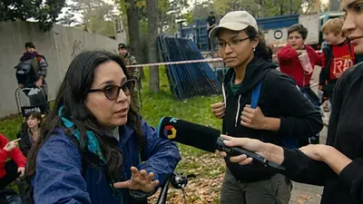 Ricotera se la pudrió a Milei en pleno móvil de TN desde la casa del Indio. Ricotera se la pudrió a Milei en pleno móvil de TN desde la casa del Indio.