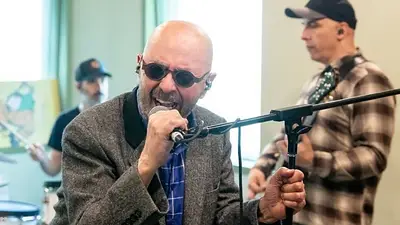 Las mejores cinco canciones del Indio Solari, según la IA Las mejores cinco canciones del Indio Solari, según la IA