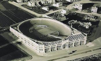 Parece un edificio más, pero tenía un autódromo en el techo | Arquitectura