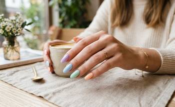Uñas pasteles: 3 ideas de diseños virales para este 2026 | Moda