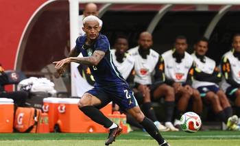 Zaguero brasileño Wesley se someterá a estudios para evaluar lesión que podría dejarlo fuera del Mundial | Mundial