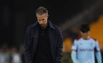 Feyenoord despide a entrenador Van Persie pese a terminar temporada en segundo lugar | Fútbol