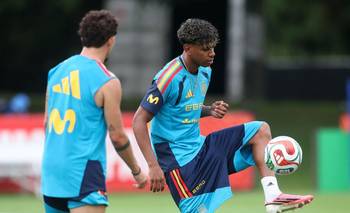 Los españoles Yamal y Williams están listos para el primer partido del Mundial, según De la Fuente | España