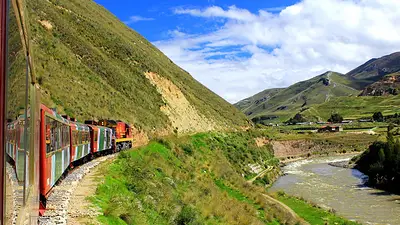 Así es el segundo tren más alto del mundo: atraviesa los Andes, quebradas y pueblos de altura Así es el segundo tren más alto del mundo: atraviesa los Andes, quebradas y pueblos de altura