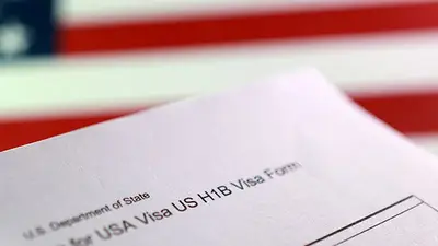 Juez dictamina que tasa de 100.000 dólares impuesta por Trump para visa H-1B es ilegal Juez dictamina que tasa de 100.000 dólares impuesta por Trump para visa H-1B es ilegal
