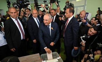 Pashinián gana las elecciones de Armenia y los observadores denuncian la injerencia de Rusia | Armenia