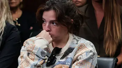 Declaró Dalma Maradona, se abrazó a Gianina y lanzó: "Quieren culparlo por su propia muerte" Declaró Dalma Maradona, se abrazó a Gianina y lanzó: "Quieren culparlo por su propia muerte"