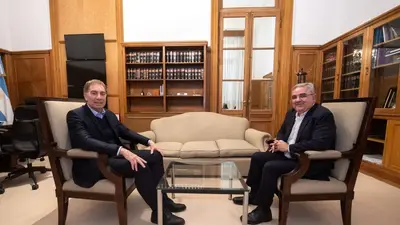 Santilli recibió a Figueroa y a Jalil en la Casa Rosada Santilli recibió a Figueroa y a Jalil en la Casa Rosada
