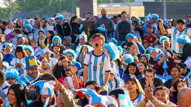 Multitud alenta a la selección argentina