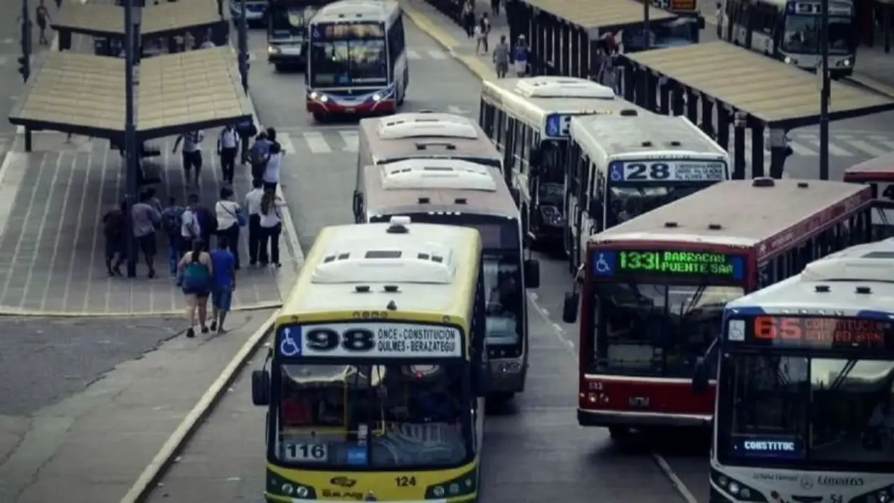 El Gobierno vuelve a reunirse con las cámaras de colectivos para disipar reclamos
