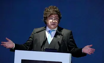 Crece la desaprobación al gobierno de Milei y la preocupación por la falta de trabajo | Encuesta de la universidad de san andrés