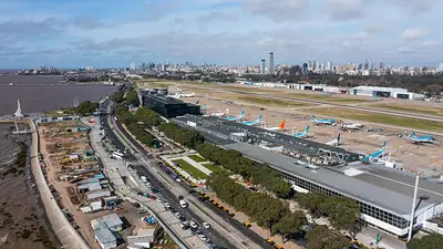 Aeroparque cierra 48 horas por obras y cancelan casi 1.000 vuelos Aeroparque cierra 48 horas por obras y cancelan casi 1.000 vuelos