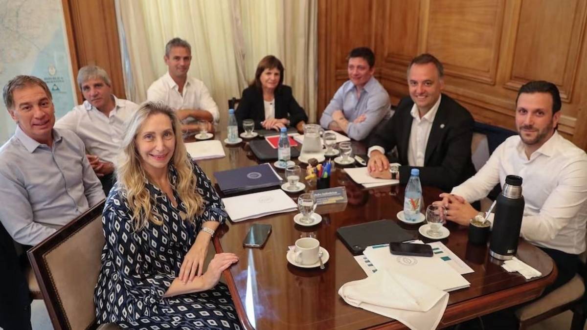 Agenda parlamentaria y visita de Giorgieva, los ejes del debate en la mesa política de LLA