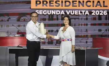 Final incierto en Perú: ahora, Fujimori pasó al frente por menos de 700 votos | Perú