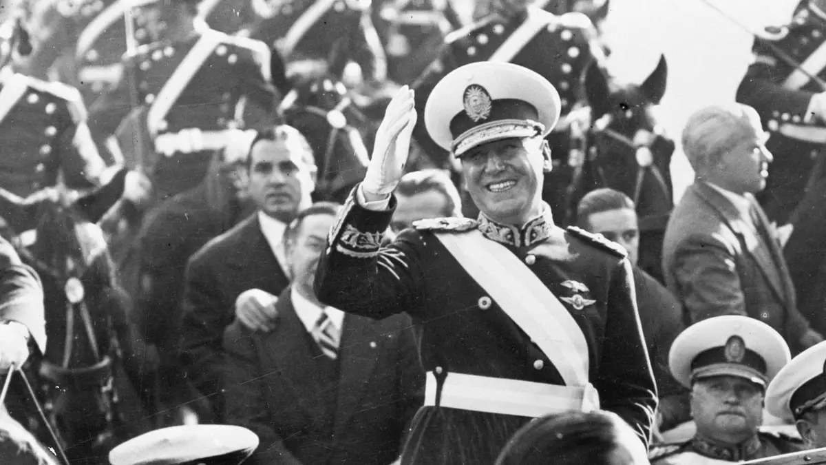 Juan Domingo Perón, político: "Mejor que decir es hacer, mejor que prometer es realizar"
