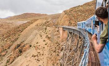 Cómo es el viaje en uno de los trenes más impresionantes de Sudamérica | Transporte público