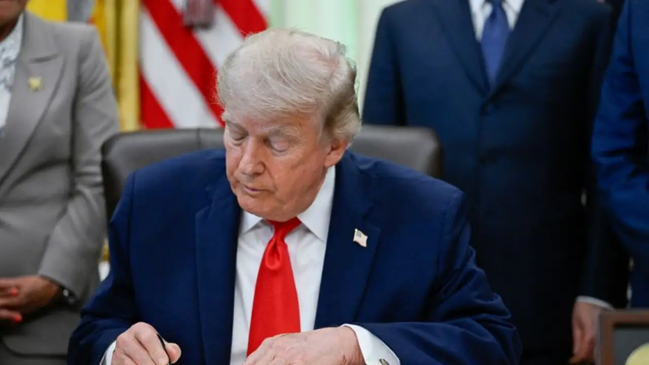 Trump presiona para anular los procesos de destitución de su primer mandato