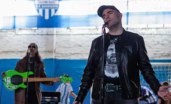 Meneses, la banda argentina que sigue a la Selección en motorhome | Música
