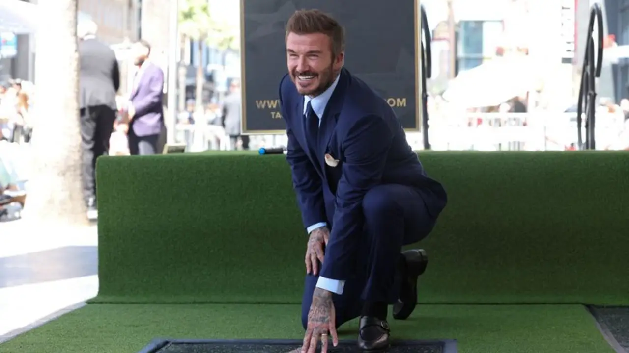 David Beckham recibe estrella en el Paseo de la Fama antes de partidos del Mundial en Los Ángeles