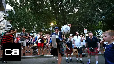 La Tartan Army escocesa vive el "viaje de su vida" en Boston tras 28 años sin Mundial La Tartan Army escocesa vive el "viaje de su vida" en Boston tras 28 años sin Mundial