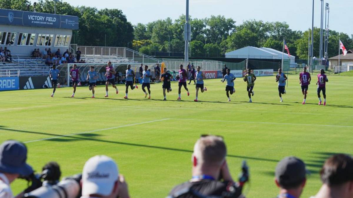 Jugadores de Inglaterra deben refugiarse por alerta de tornado en Kansas City