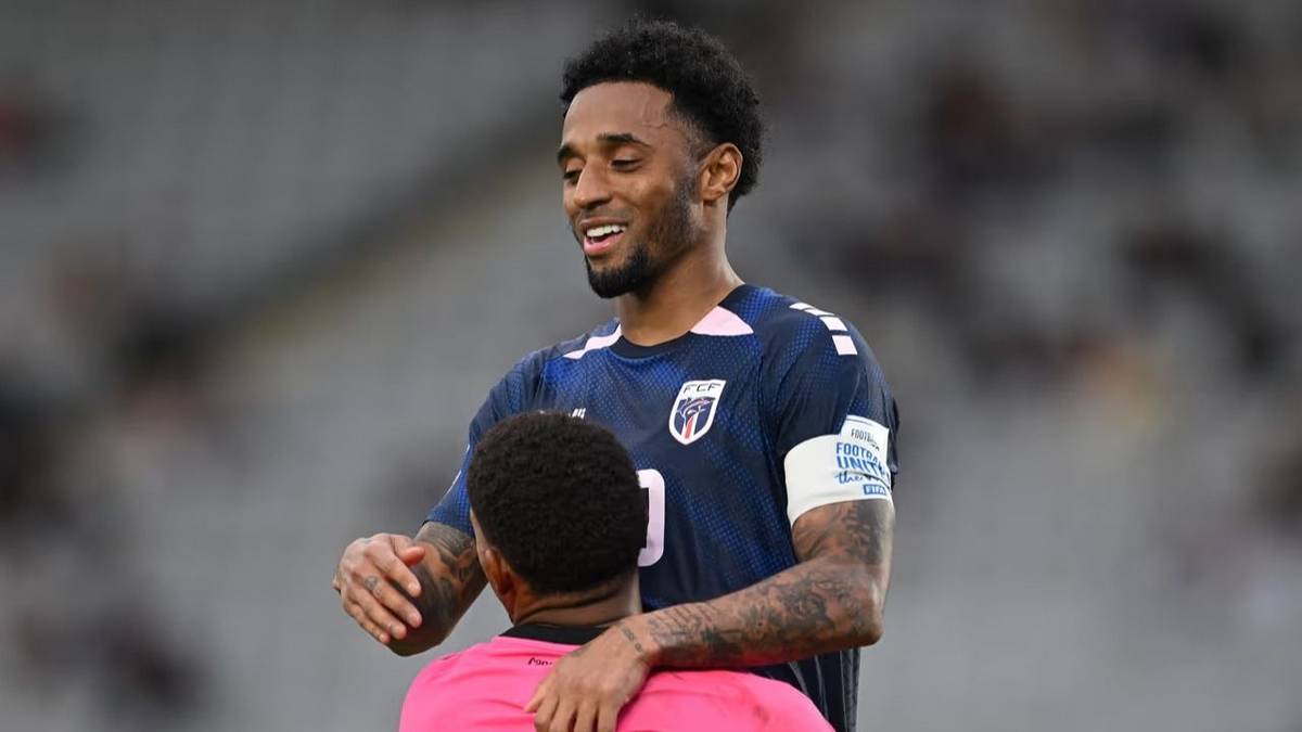 Nació en una isla, tiene 36 años y jamás jugó en su país: la historia de Ryan Mendes, el crack de Cabo Verde
