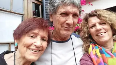 Fabiana, hija de Taty Almeida, en medio del dolor: "Alejandro está arriba, te está esperando. Abrácense" Fabiana, hija de Taty Almeida, en medio del dolor: "Alejandro está arriba, te está esperando. Abrácense"